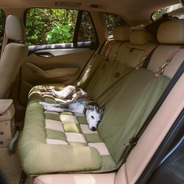 Chessboard-Pattern Comfy Car Seat Bed for Large Dogs